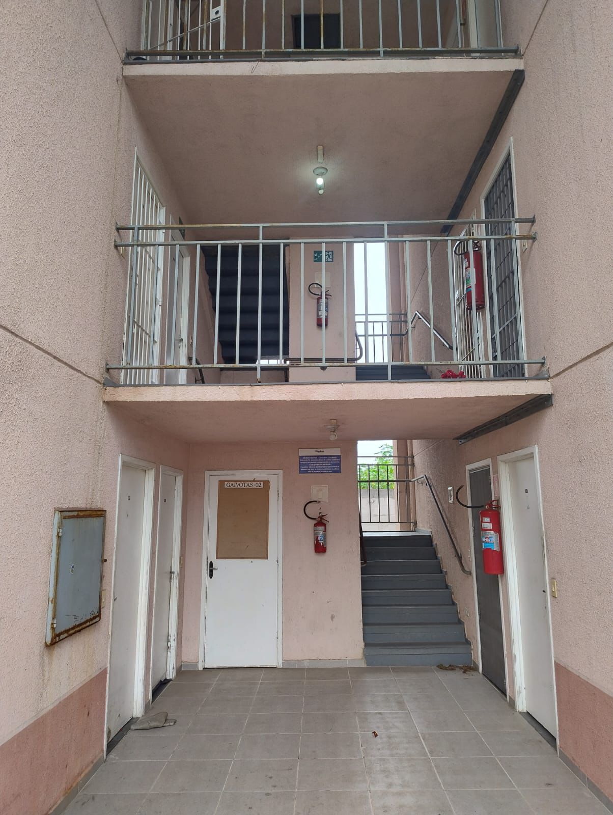 APARTAMENTO NO GUAPURÁ - LADO MORRO - ITANHAÉM/SP