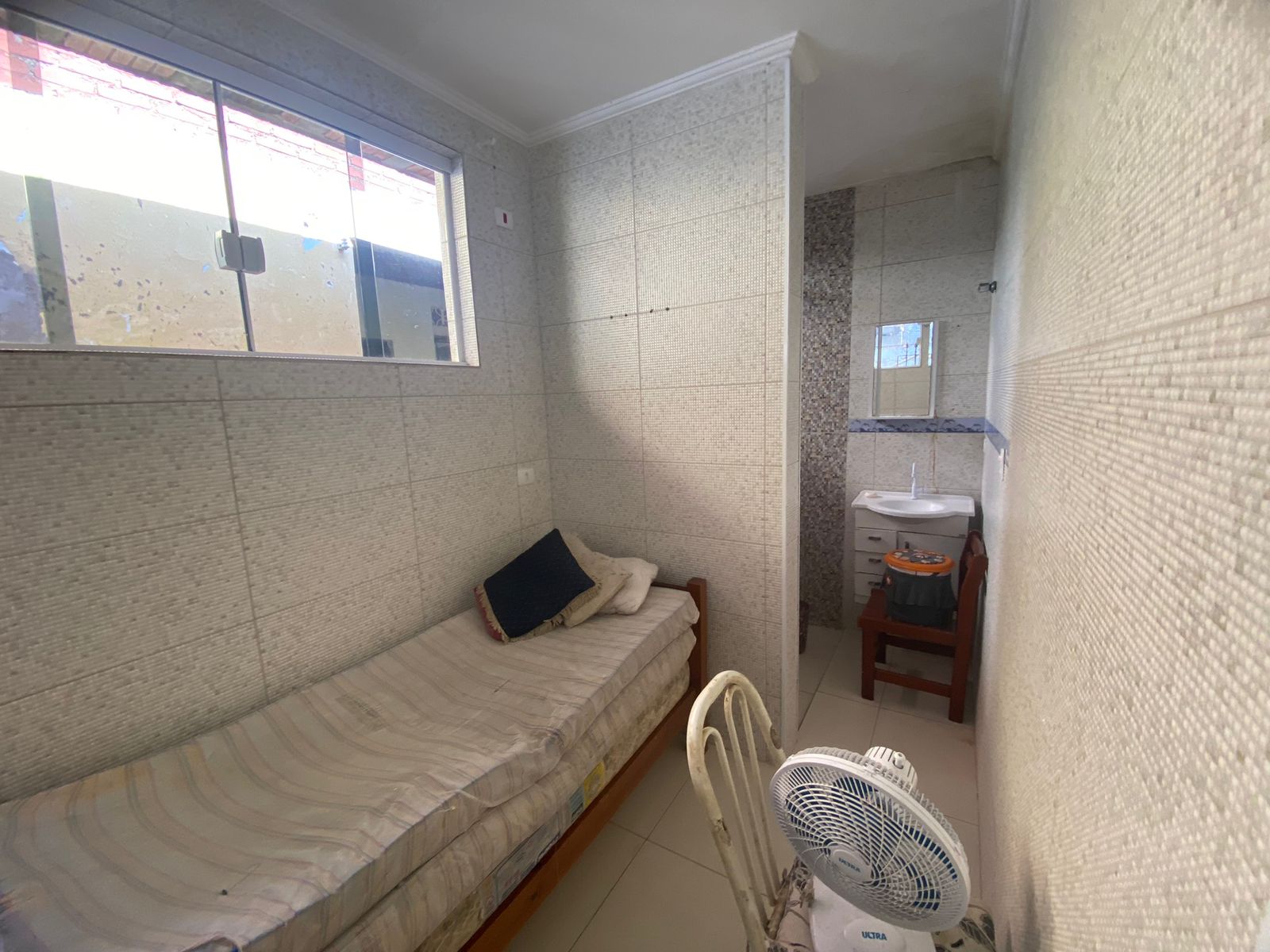 CASA COM FRENTE COMERCIAL - LADO PRAIA À 400 M DO MAR - ITANHAÉM/SP - foto 4