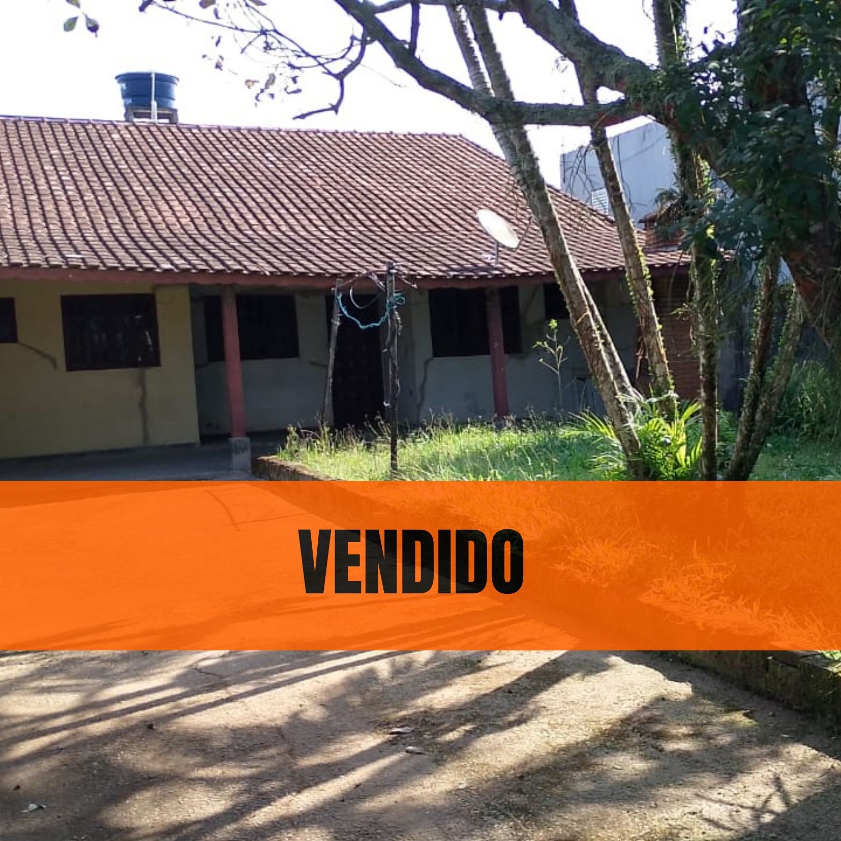 CASA NO BAIRRO CARAMINGUAVA - LADO PRAIA À 1800 M DA PRAIA - PERUÍBE/SP