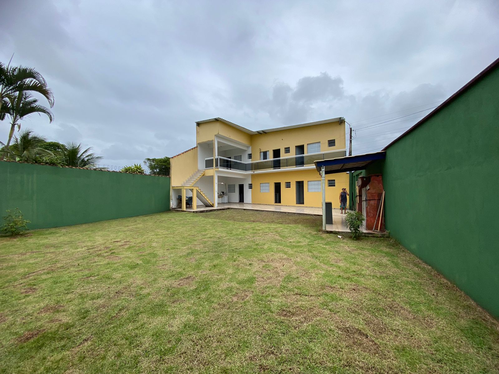 CASA NO JARDIM DAS PALMEIRAS - LADO PRAIA  À 1.500 M DO MAR - ITANHAÉM/SP