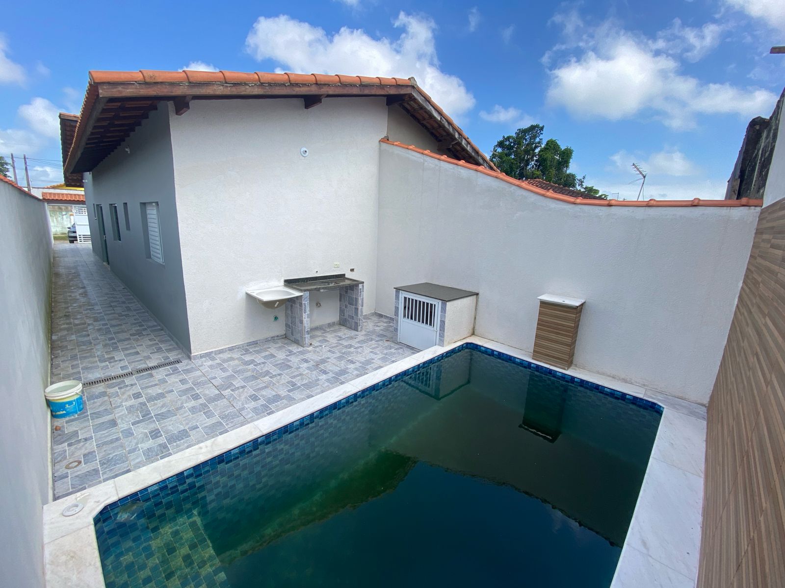CASA NO JARDIM LUIZAMAR MIRIM - LADO MORRO À 70 METROS DA RODOVIA - ITANHAÉM/SP  - foto 5