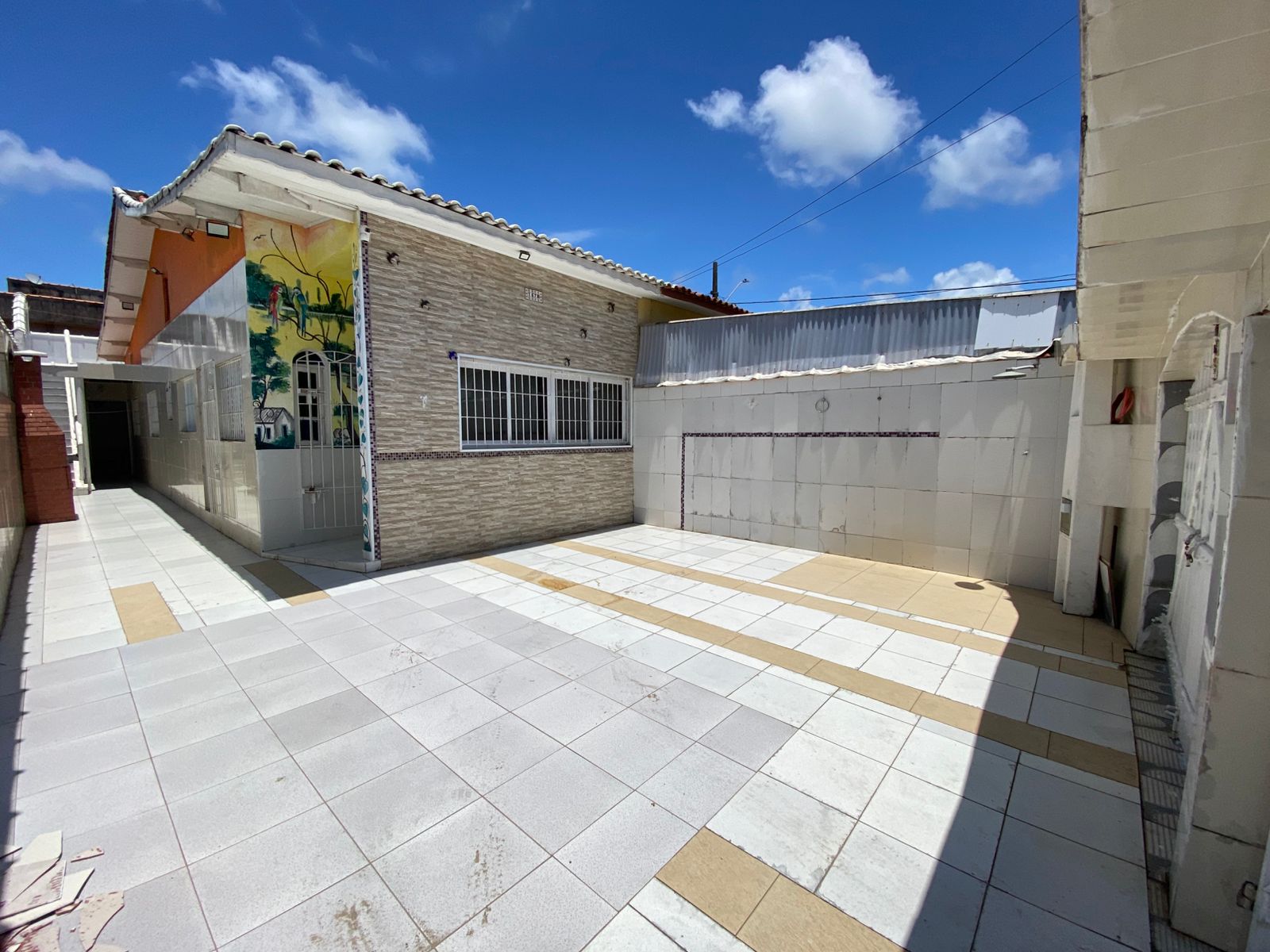 CASA NO BALNEÁRIO GAIVOTA -LADO PRAIA À 120 METROS - ITANHAÉM/SP
