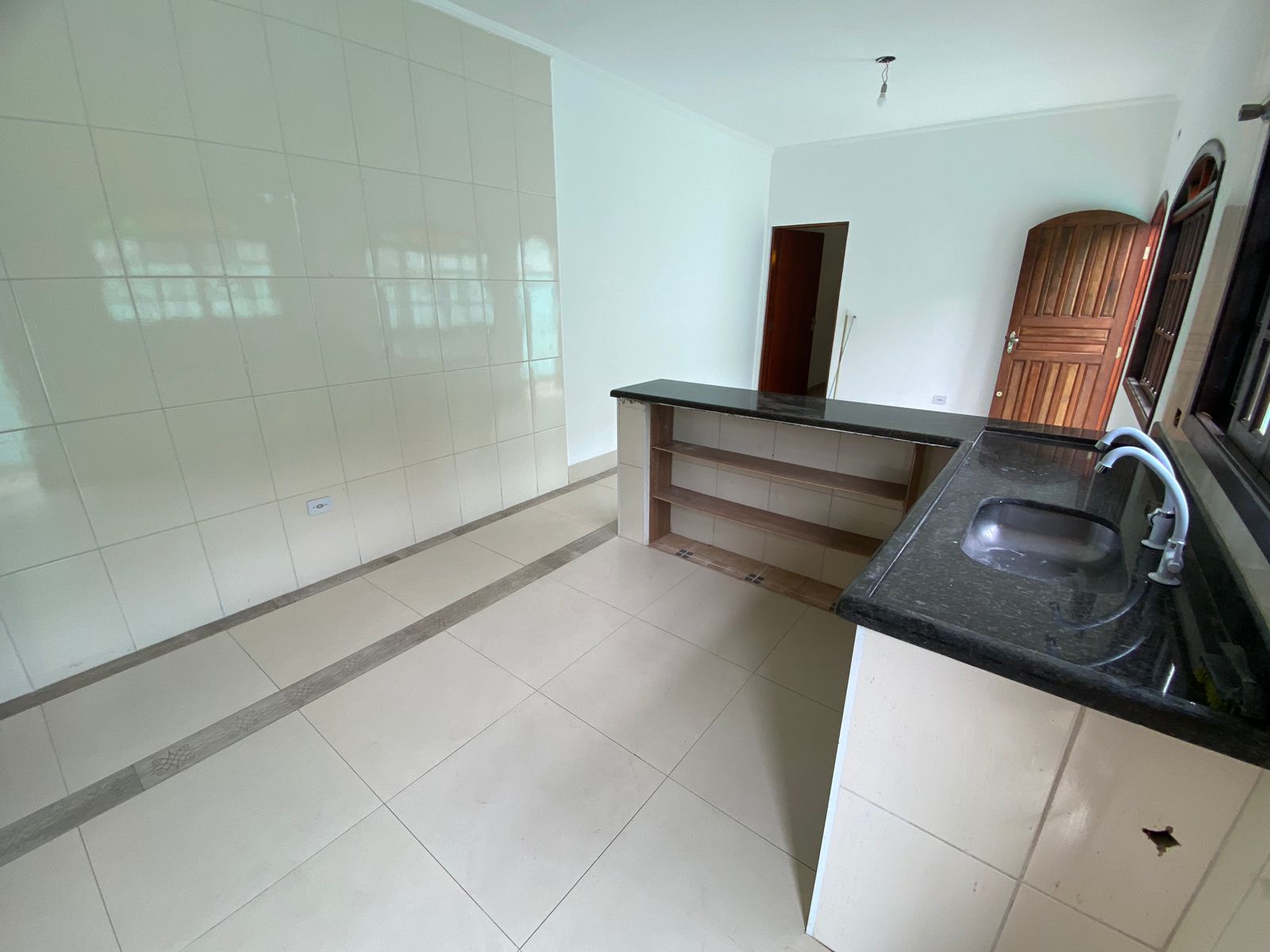 CASA NO JARDIM MAGALHÃES - LADO MORRO À 800 METROS DA RODOVIA - ITANHAÉM/SP - foto 6