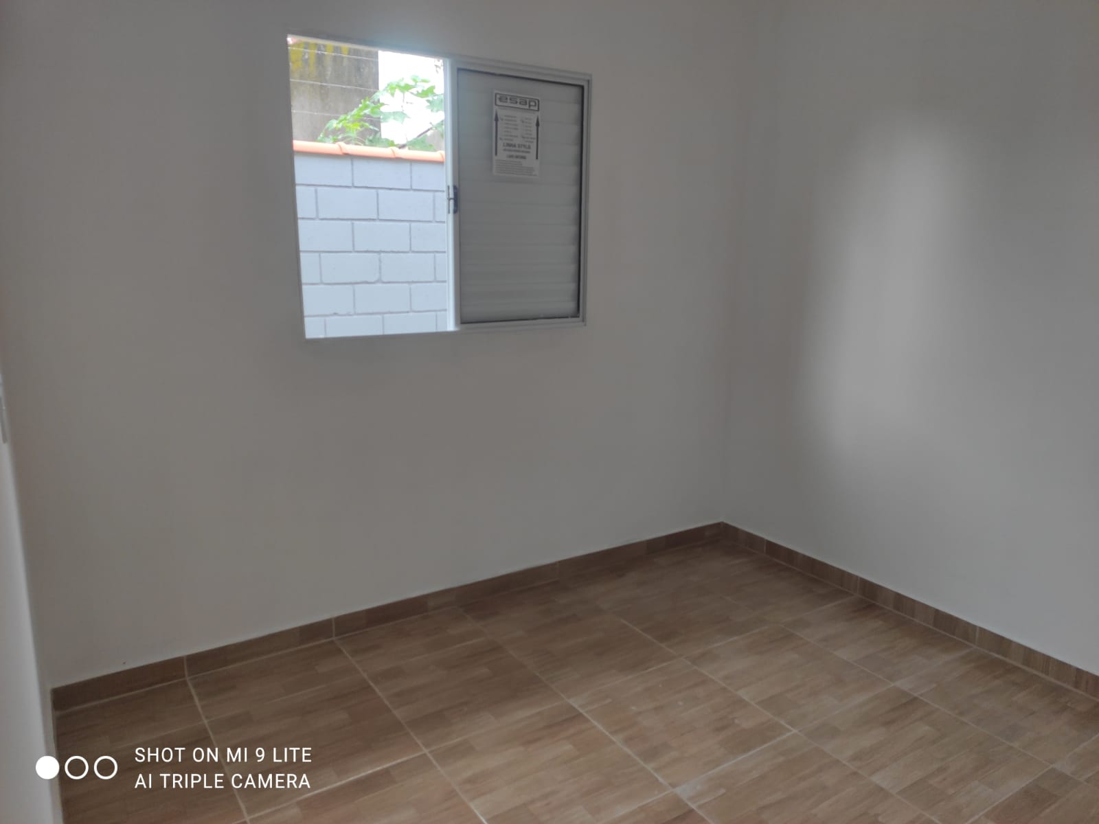 CASA NO BAIRRO NOVA ITANHAÉM - LADO MORRO A 1800 METROS DA PISTA - ITANHAÉM/SP - foto 3
