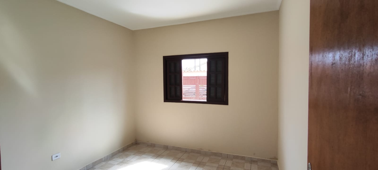 CASA NO BAIRRO NOVA ITANHAÉM -  LADO MORRO À 700 METROS DA RODOVIA - ITANHAÉM/SP - foto 4