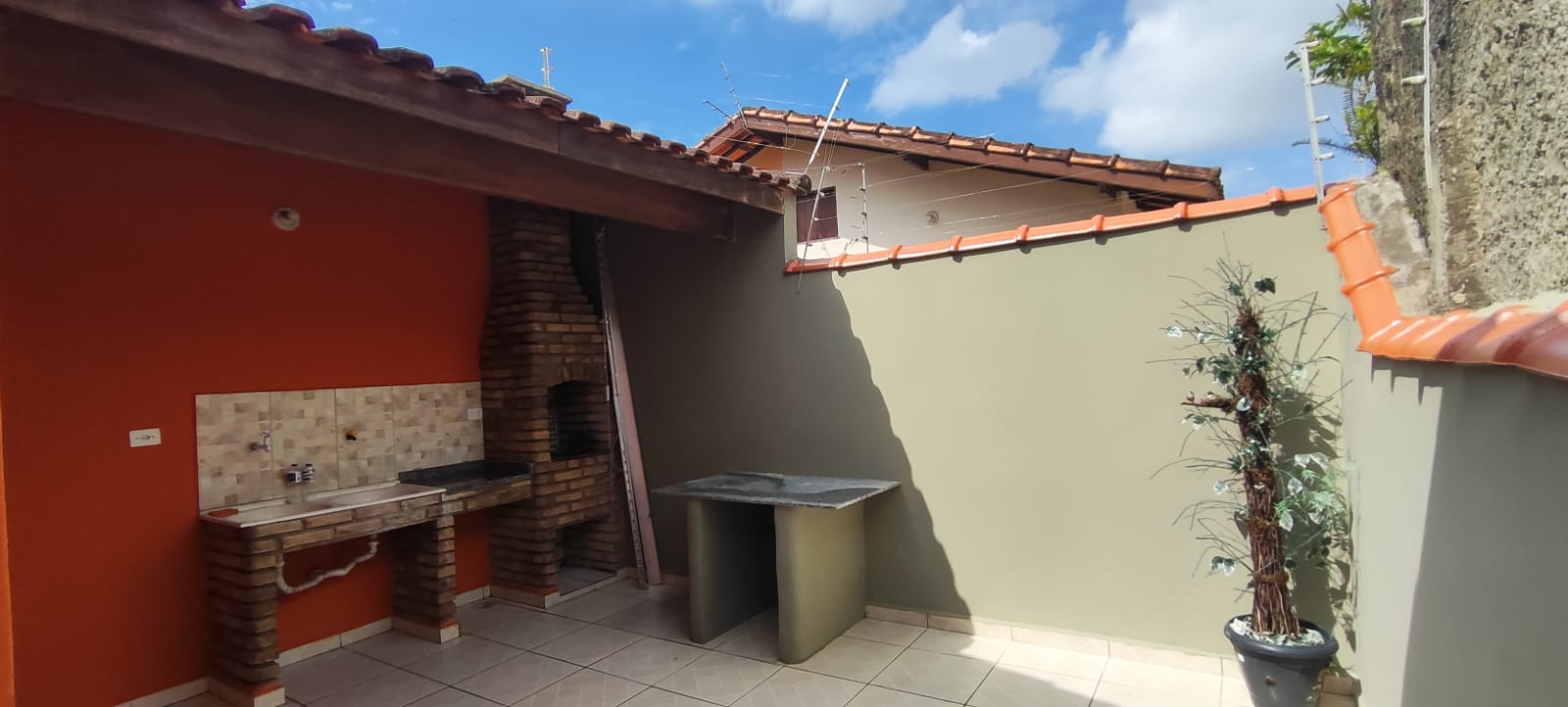 CASA NO BAIRRO NOVA ITANHAÉM -  LADO MORRO À 700 METROS DA RODOVIA - ITANHAÉM/SP - foto 16