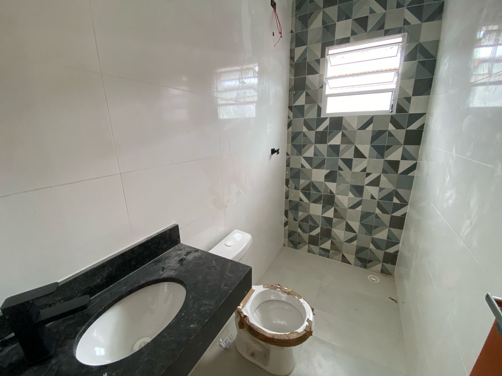 CASAS NOVAS NO JARDIM SUARÃO - ITANHAÉM / SP - LADO MORRO - 100 METROS DA PISTA - foto 15