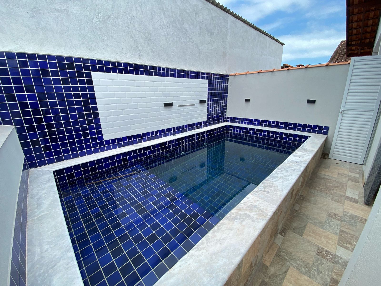 CASAS NOVAS NO JARDIM SUARÃO - ITANHAÉM / SP - LADO MORRO - 100 METROS DA PISTA - foto 17