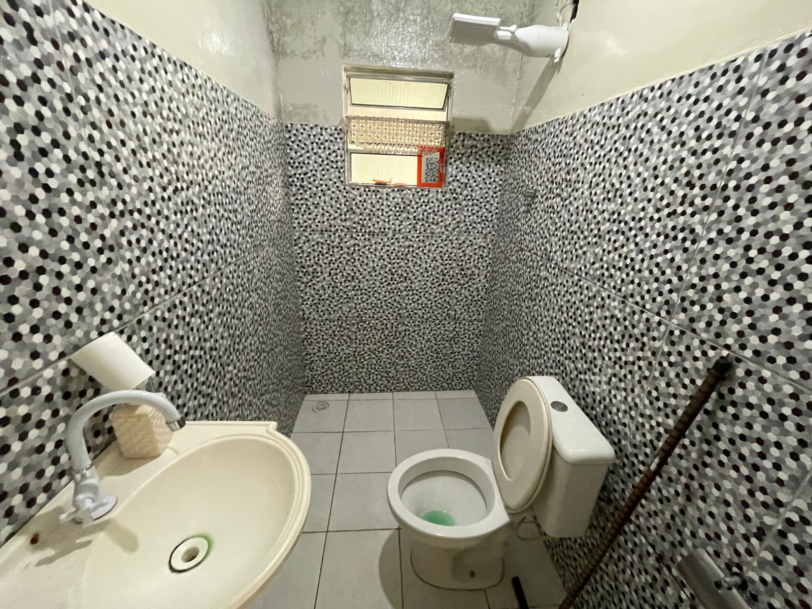 CASA NO BALNEÁRIO GAIVOTA - ITANHAÉM/SP - LADO MORRO  - foto 2