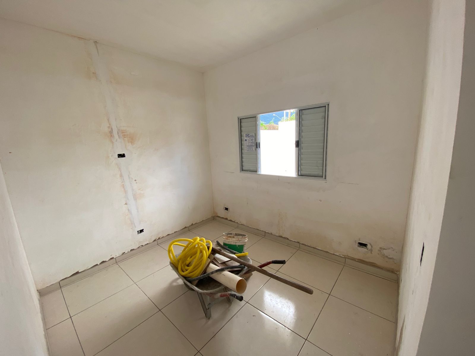 CASAS SOBREPOSTAS NO BAIRRO JARDIM BRASIL- PERUÍBE/SP - LADO PRAIA - 2KM DA PRAIA - foto 4