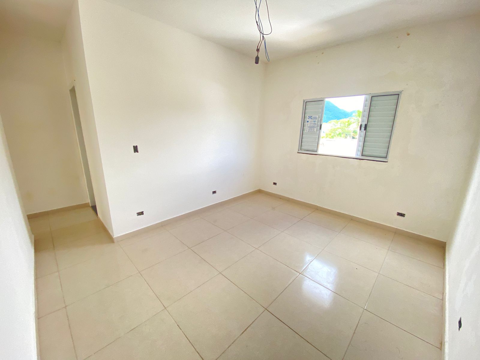 CASAS SOBREPOSTAS NO BAIRRO JARDIM BRASIL- PERUÍBE/SP - LADO PRAIA - 2KM DA PRAIA - foto 9