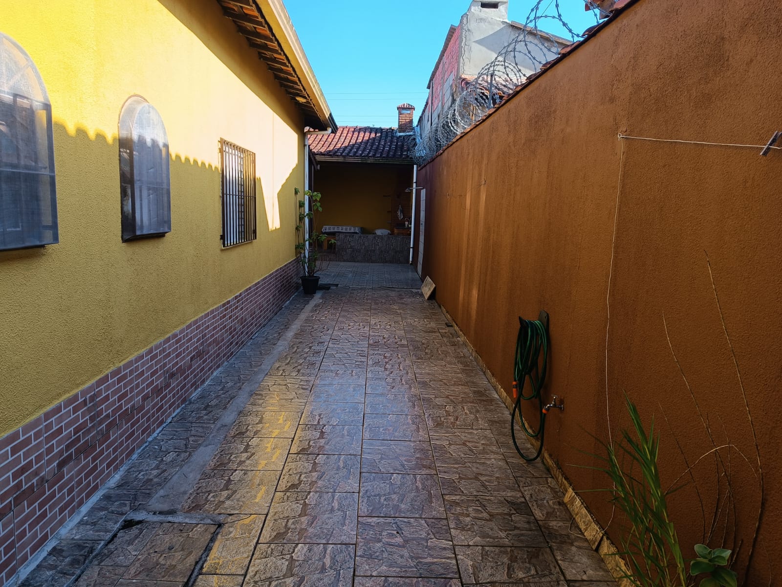 CASA NO JARDIM JAMAICA EM ITANHAÉM-SP - LADO PRAIA - À 1.500 METROS DO MAR - foto 15