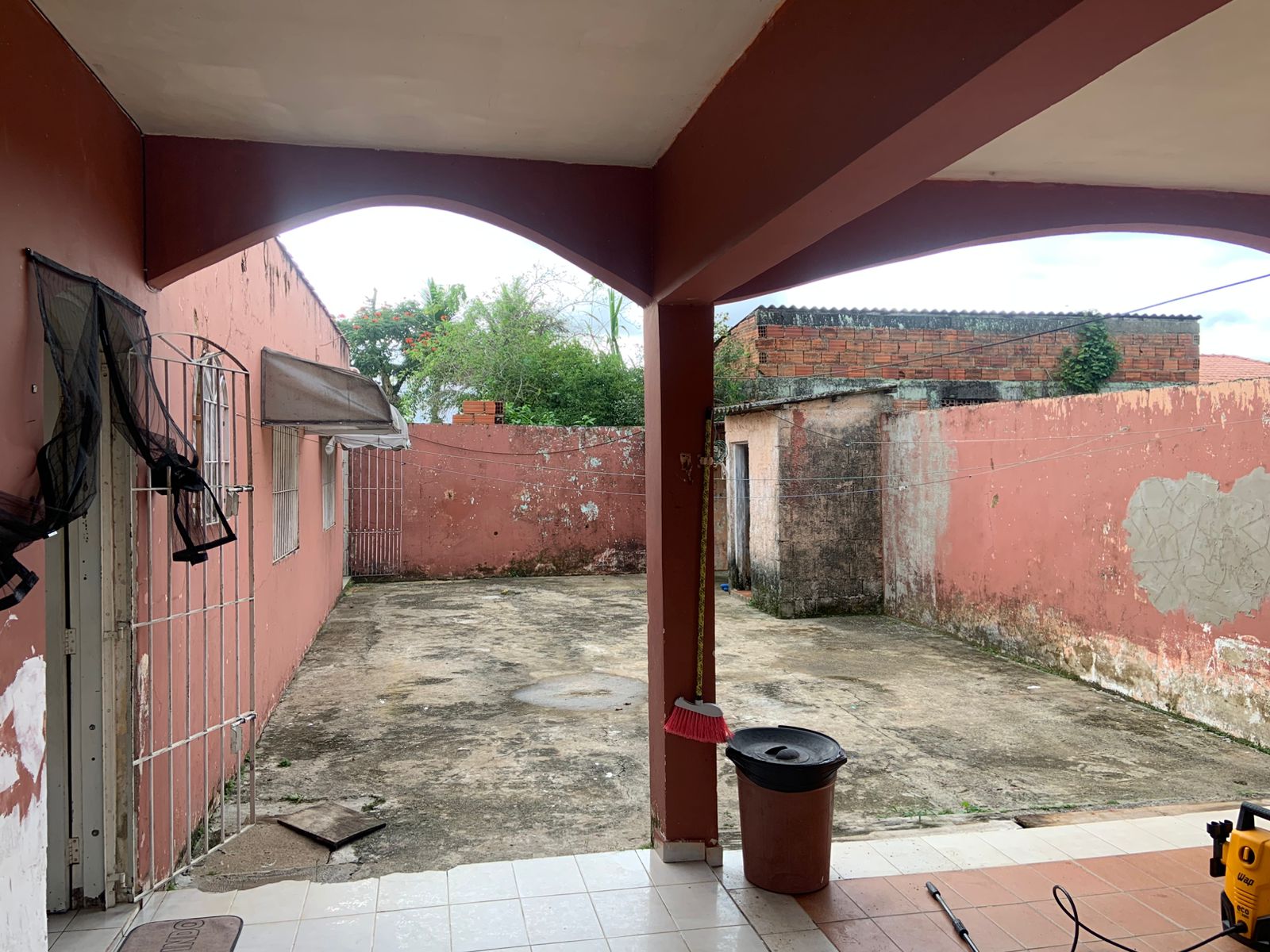 CASA NO BAIRRO SÃO PEDRO - ITANHAÉM / SP - LADO MORRO À 150 METROS DA PISTA - foto 3