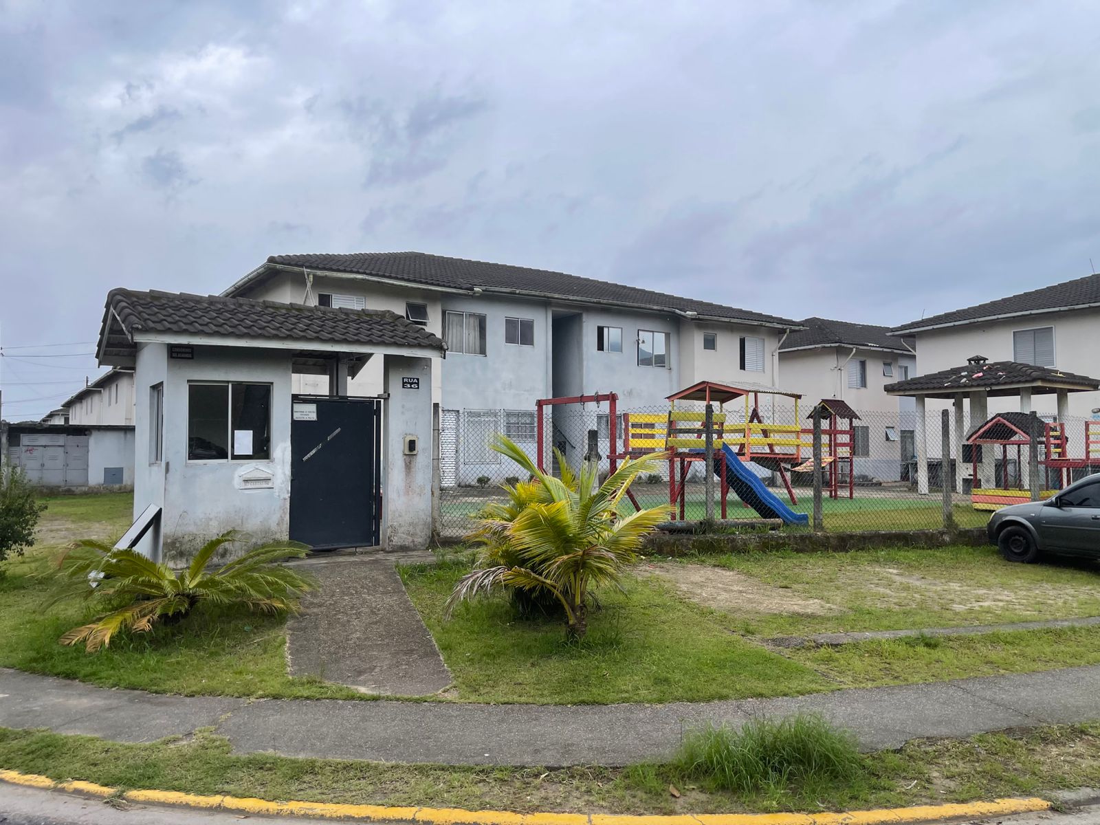 APARTAMENTO NO SANTA ISABEL - PERUÍBE - SP - LADO PRAIA - 5 MINUTOS DA PRAIA