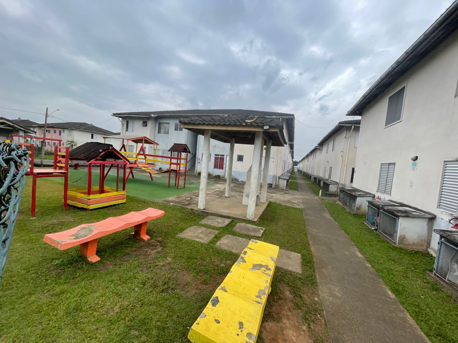 APARTAMENTO NO SANTA ISABEL - PERUÍBE - SP - LADO PRAIA - 5 MINUTOS DA PRAIA - foto 2