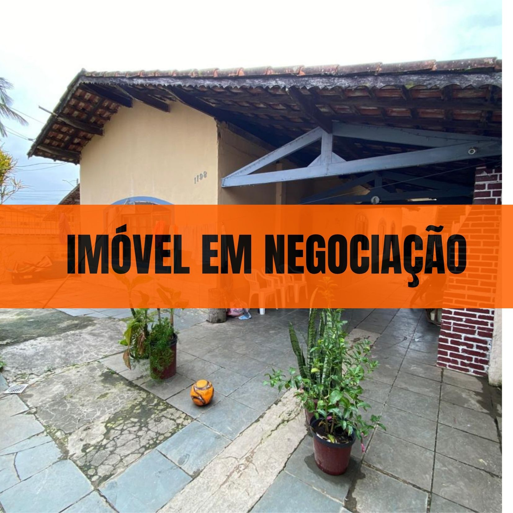 CASA COM EDÍCULA NO BAIRRO SÃO JORGE EM ITANHAÉM / SP - LADO PRAIA - 900 METROS DO MAR 