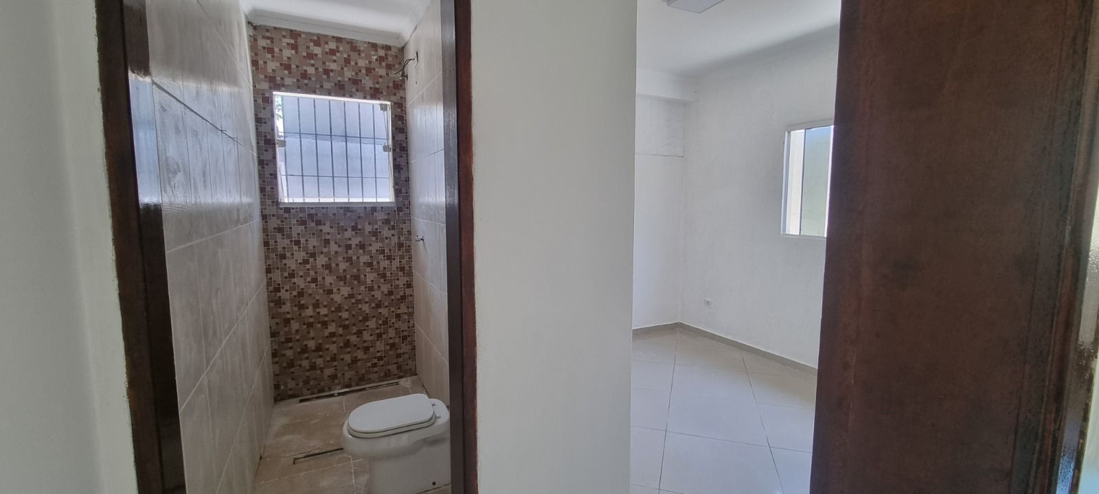 CASA NO BAIRRO SAM - MONGAGUÁ / SP - LADO MORRO À  700 METROS DA PISTA - foto 2