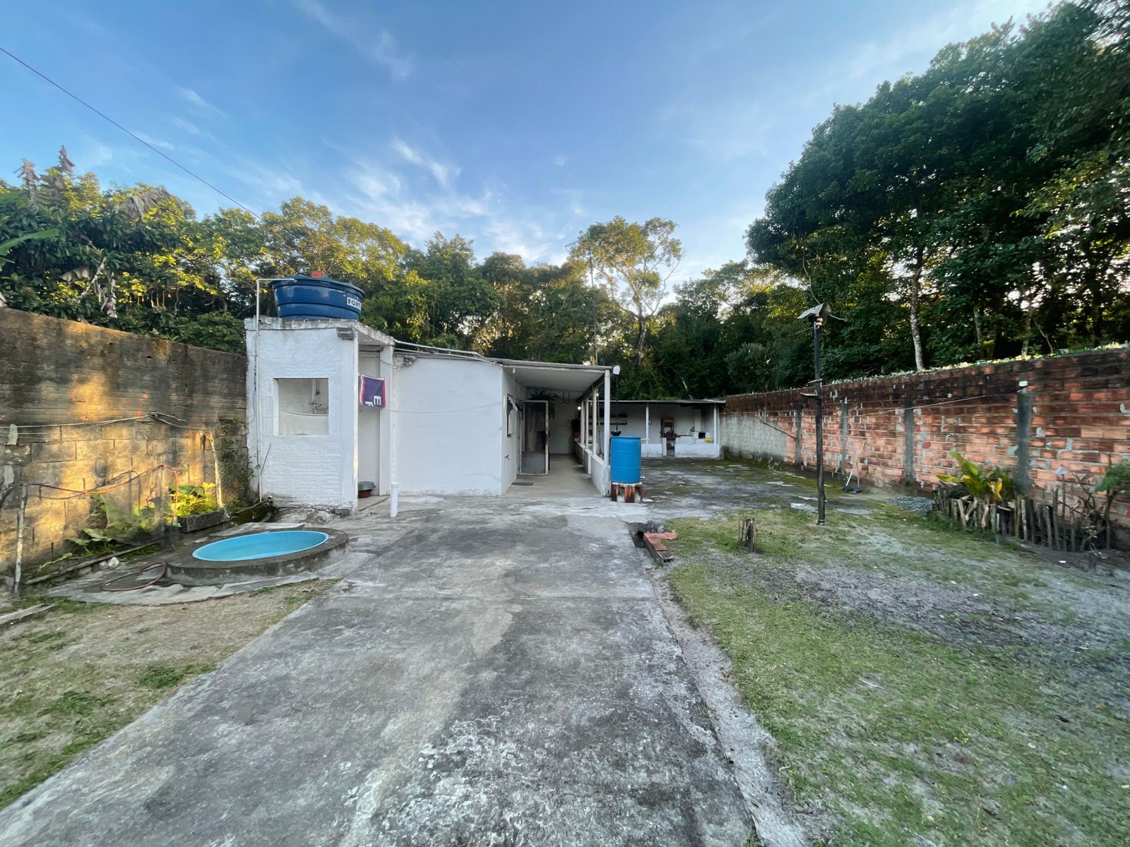CASA NO BAIRRO MARAMBA 2 - ITANHAÉM - SP - LADO MORRO - 1.200 METROS DA PISTA - foto 6