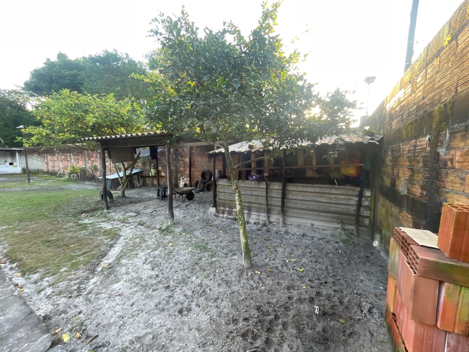 CASA NO BAIRRO MARAMBA 2 - ITANHAÉM - SP - LADO MORRO - 1.200 METROS DA PISTA - foto 15