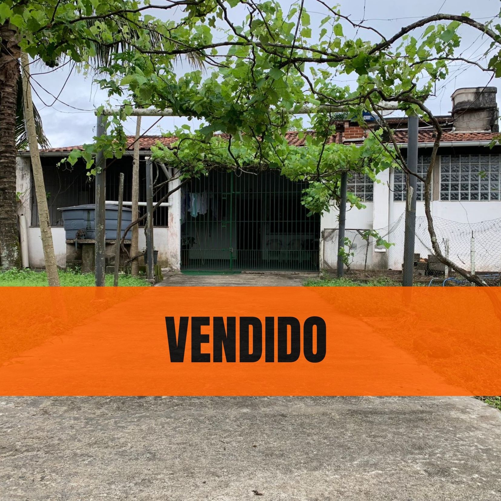 CASA NO JD. DAS PALMEIRAS - ITANHAÉM/SP - LADO PRAIA
