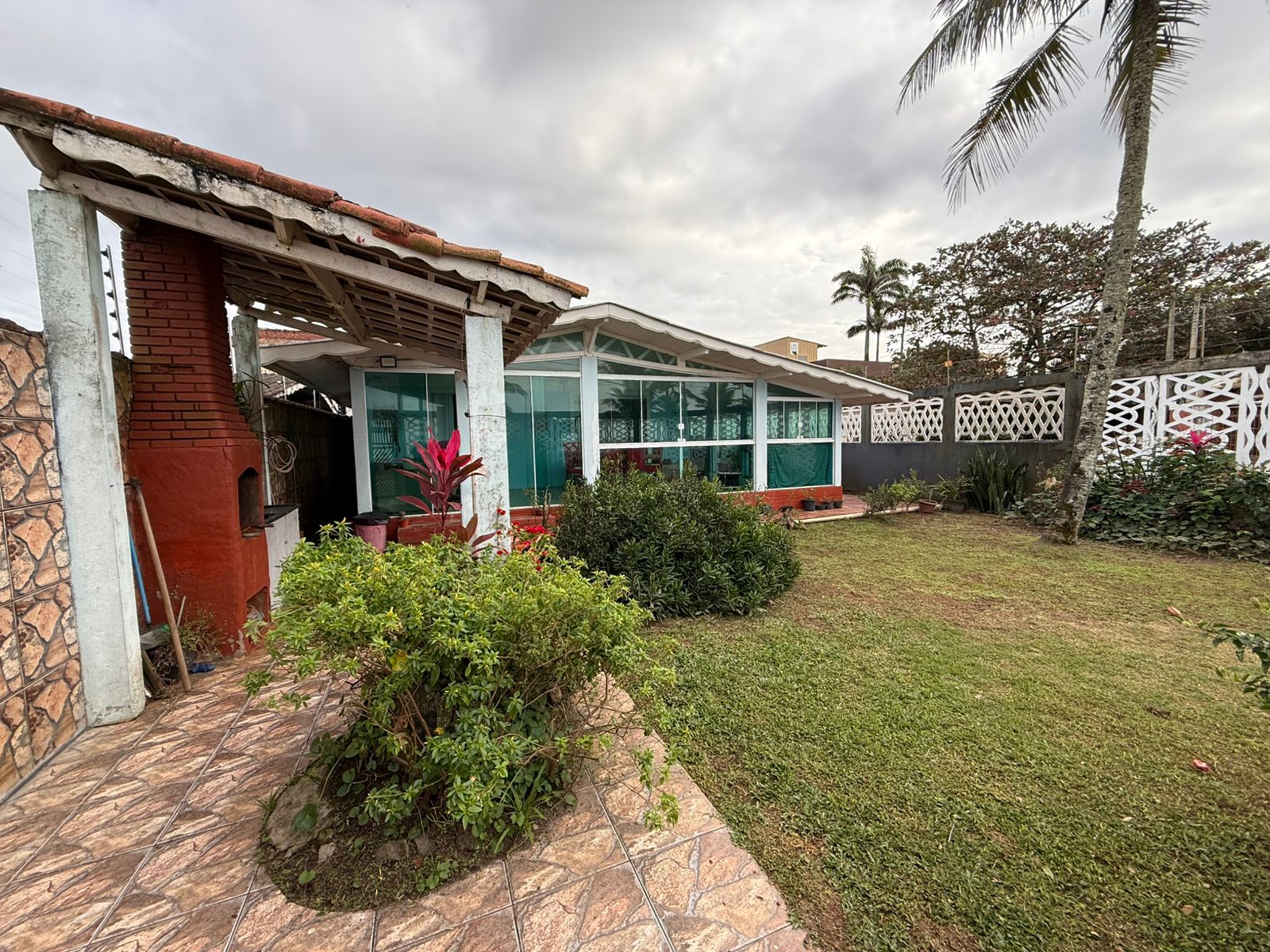 CASA NO BAIRRO ITAOCA - MONGAGUÁ - LITORAL SUL DE SÃO PAULO - LADO PRAIA (FRENTE MAR) - foto 4