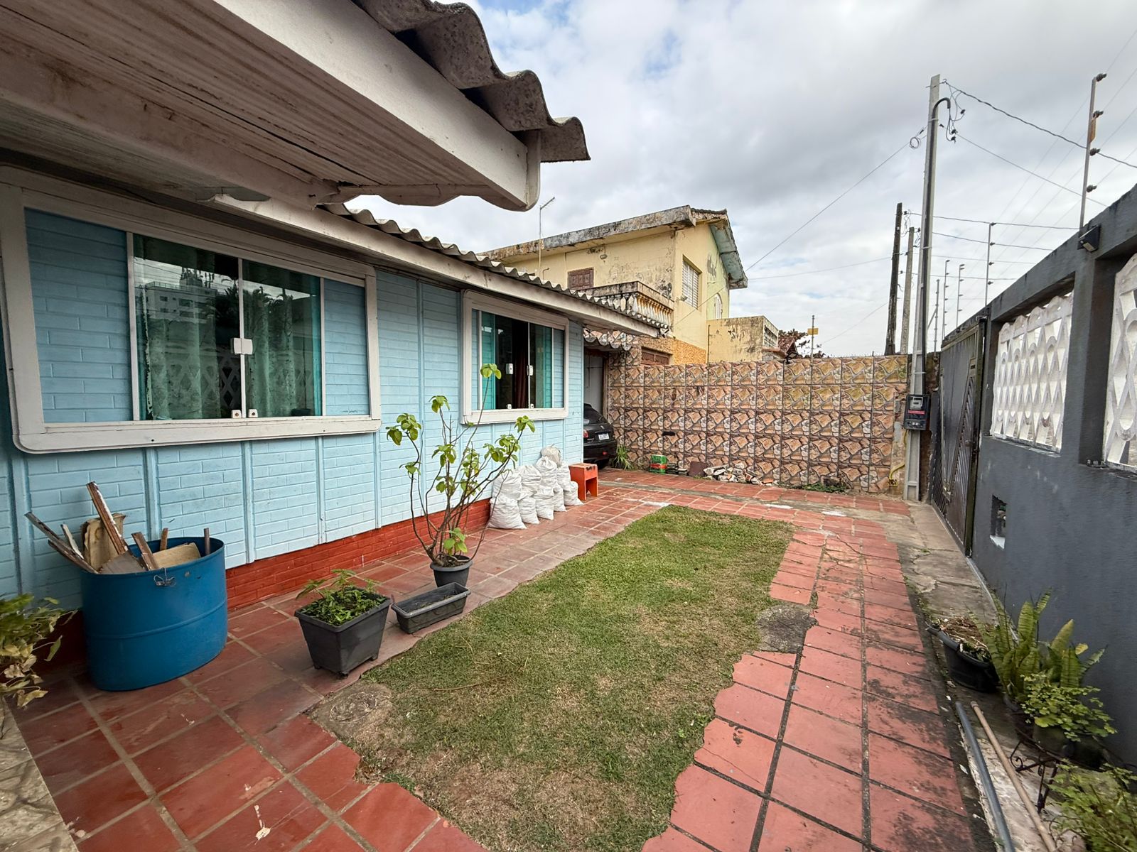 CASA NO BAIRRO ITAOCA - MONGAGUÁ - LITORAL SUL DE SÃO PAULO - LADO PRAIA (FRENTE MAR) - foto 8