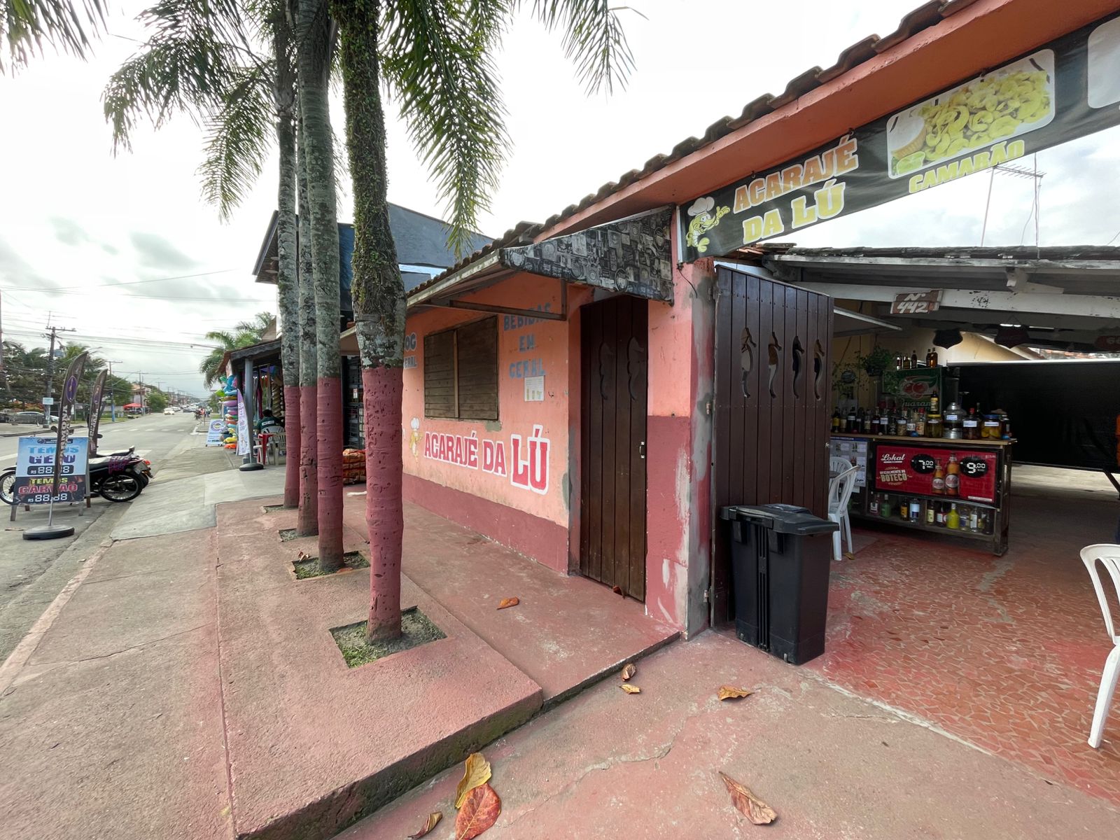 CASA COM FRENTE COMERCIAL NO BANEÁRIO GAIVOTA - ITANHAÉM SÃO PAULO - LADO PRAIA 350 METROS DO MAR