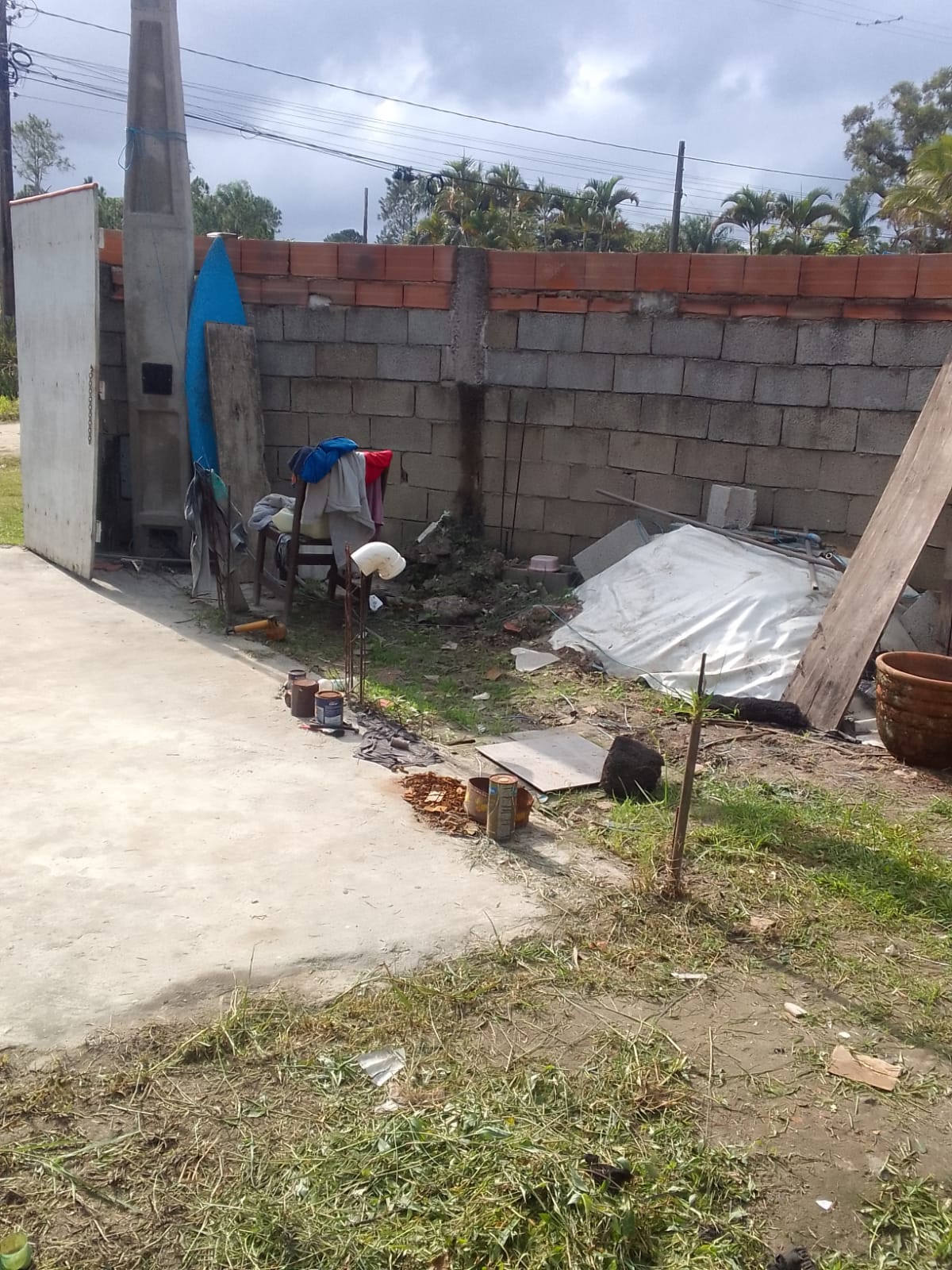 CASA EM MEIO LOTE NO JD. DIPLOMATA - LADO MORRO À 200 METROS DA RODOVIA - ITANHAÉM/SP - foto 5