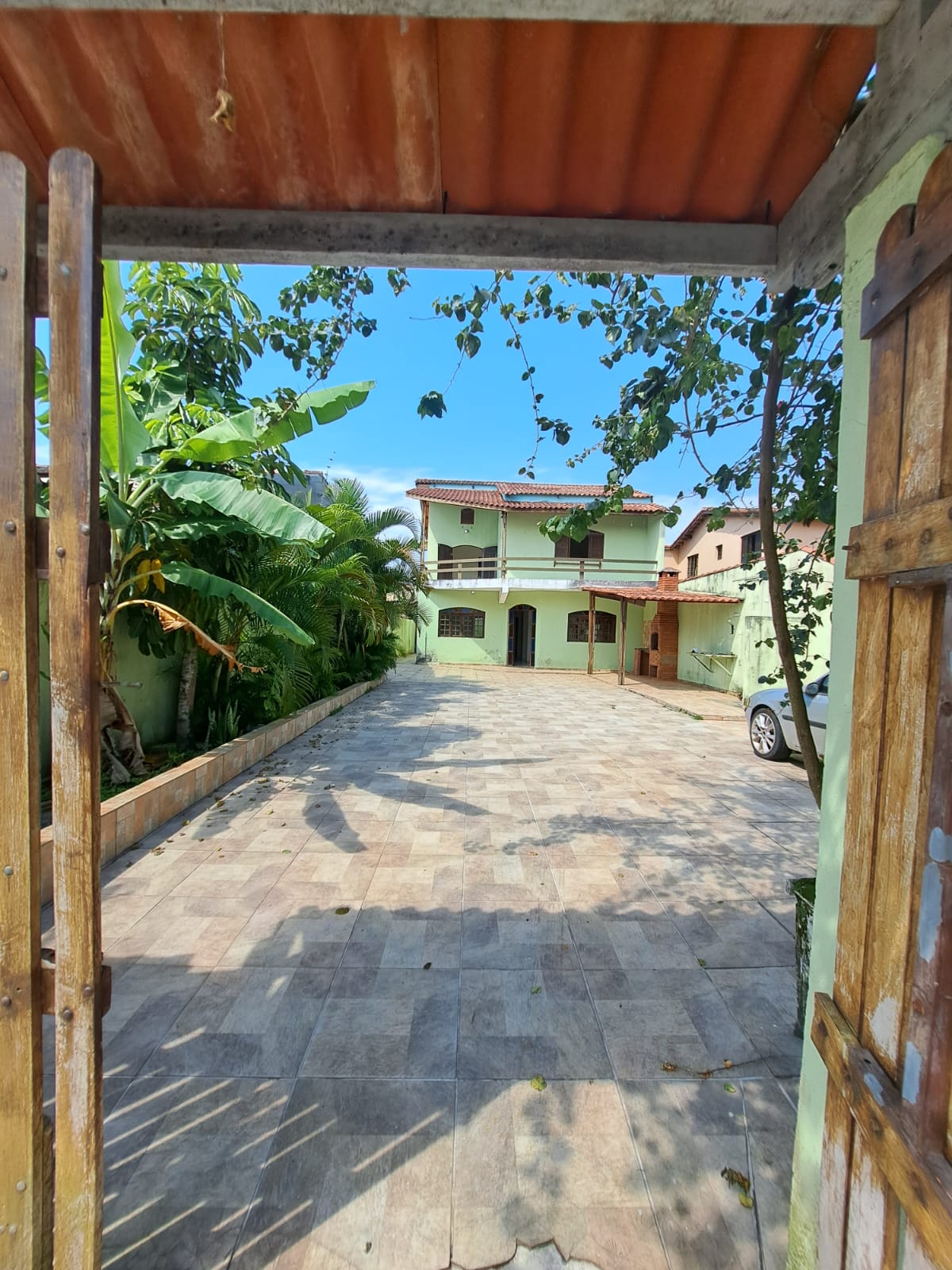 SOBRADO NO JD. JAMAICA - ITANHAÉM/SP - LADO PRAIA