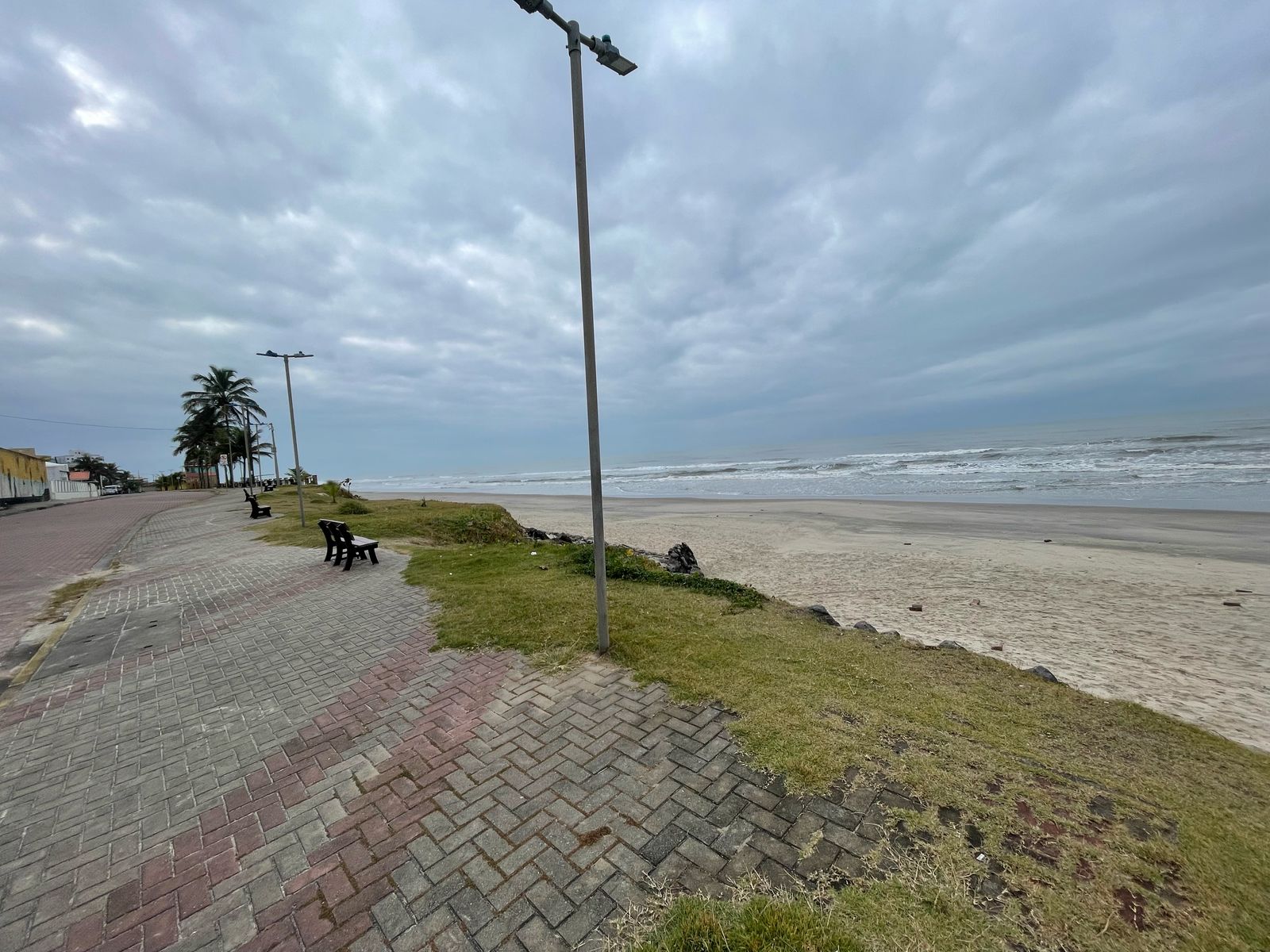 KITNET EM CONDOMÍNIO NO BAIRRO SATÉLITE - ITANHAÉM / SÃO PAULO - LADO PRAIA (FRENTE MAR) - foto 10