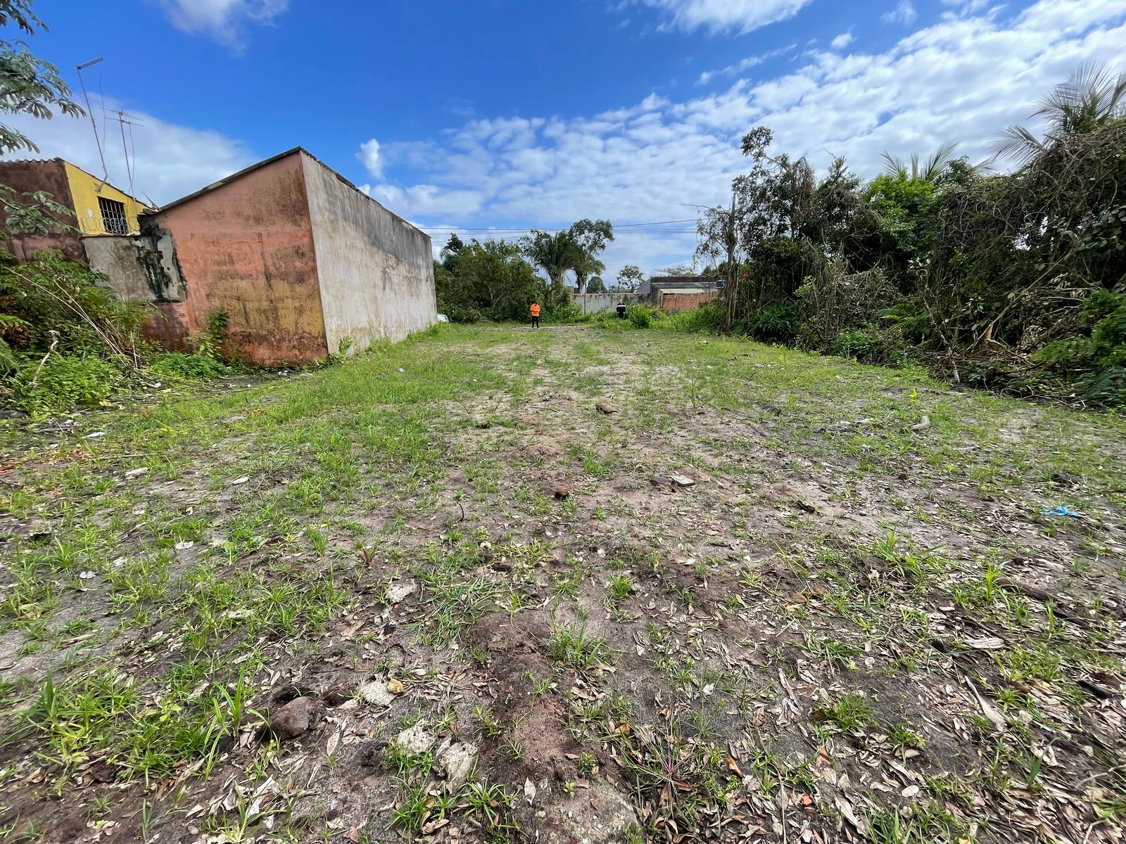 TERRENO COM LIBERAÇÃO AMBIENTAL NO BALNEÁRIO GAIVOTA - ITANHAÉM / SÃO PAULO - LADO MORRO - 800 METROS DA RODOVIA - foto 3
