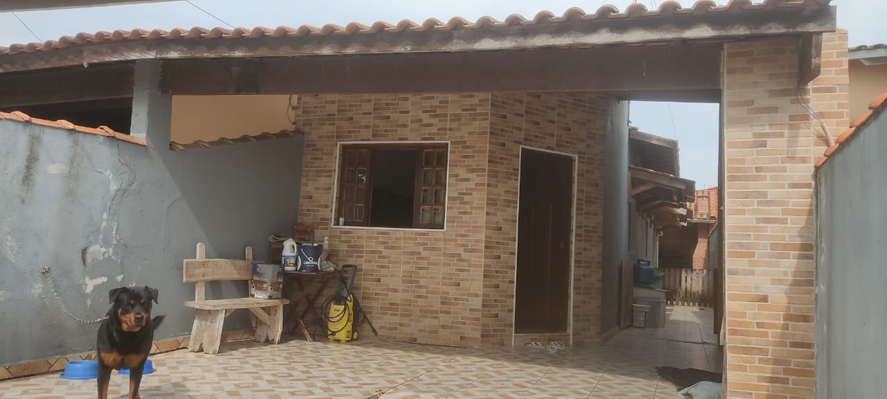 CASA NO JARDIM BOPIRANGA - ITANHAÉM / SÃO PAULO - LADO PRAIA - 1.200 METROS DO MAR