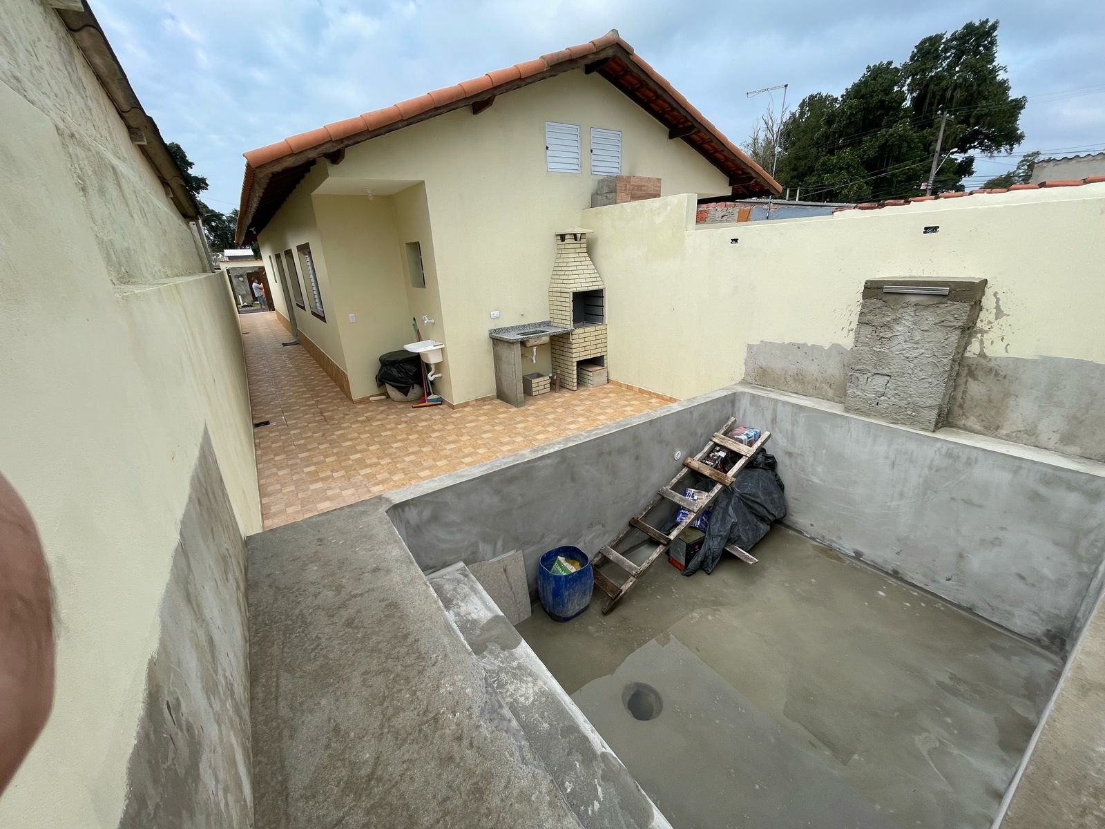 CASA NO BALNEÁRIO GAIVOTAS - ITANHAÉM / SÃO PAULO - LADO MORRO - 600 METROS DA PISTA - foto 5
