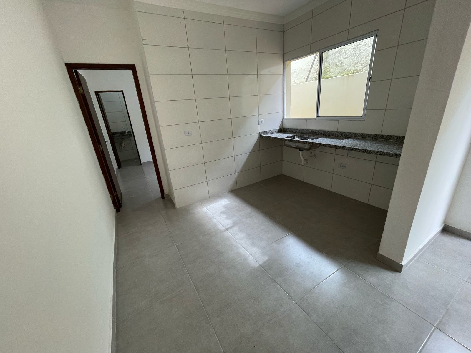 CASA NO BALNEÁRIO GAIVOTAS - ITANHAÉM / SÃO PAULO - LADO MORRO - 600 METROS DA PISTA - foto 8