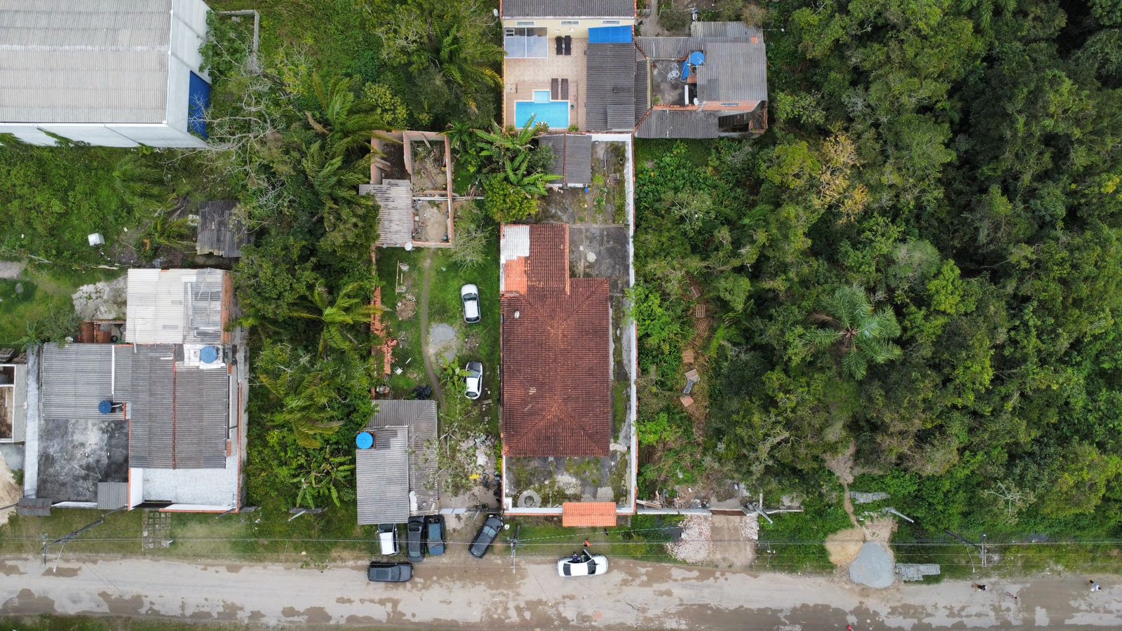 CASA NO RECANTO DOS IMIGRANTES - ITANHAÉM - LADO MORRO 80 METROS DA PISTA - foto 24
