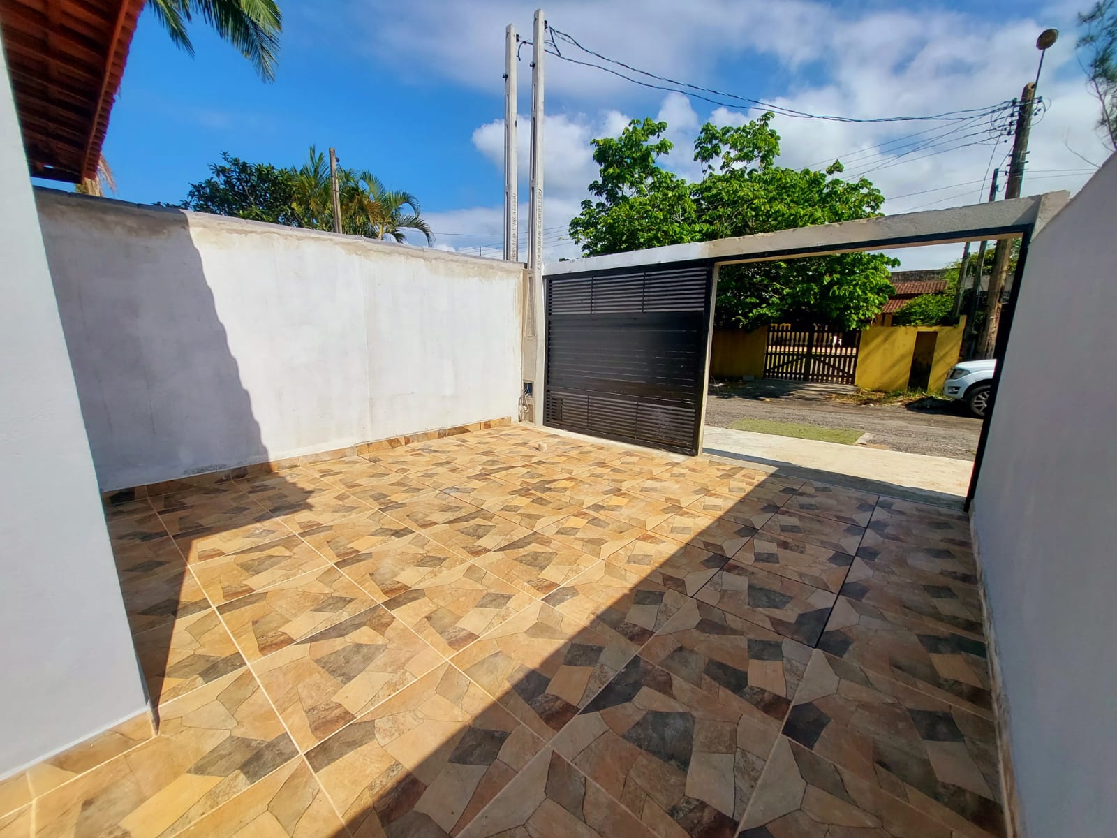 CASA NO JD. GUACYRA - ITANHAÉM / SÃO PAULO  - LADO PRAIA - 1.100 METROS DO MAR - foto 2