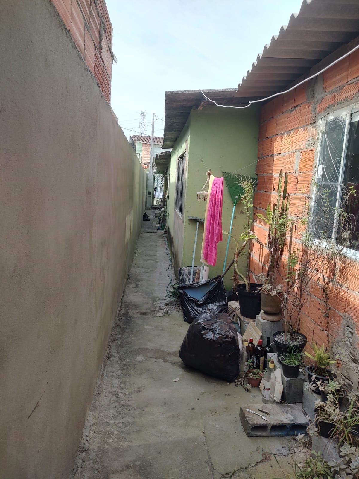 CASA NA ESTÂNCIA SÃO PEDRO - ITANHAÉM / SÃO PAULO - LADO MORRO - 30 METROS DA PISTA - foto 4