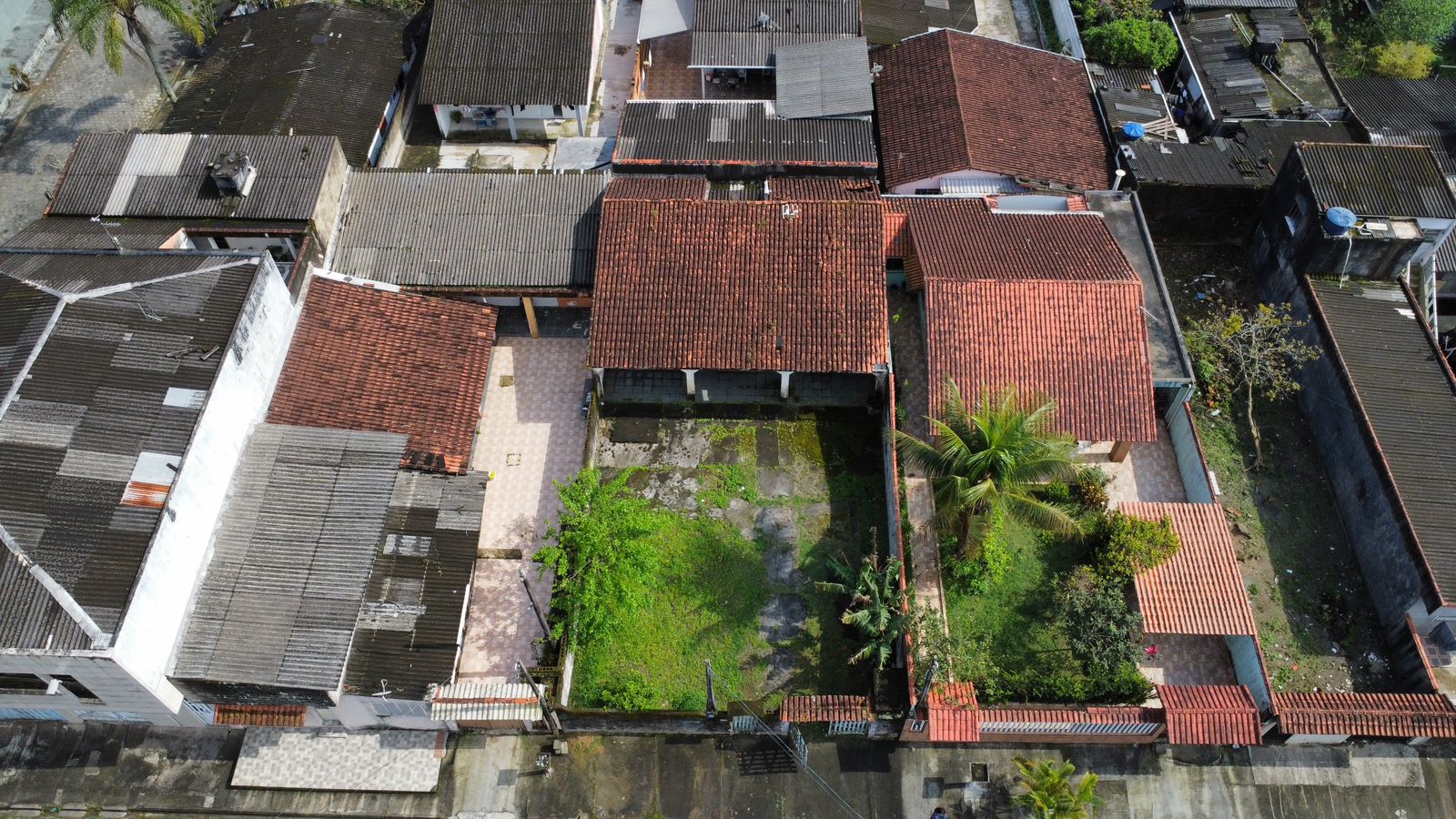 CASA NO JD. AMÉRICA - ITANHAÉM - LADO MORRO - 900 METROS DA PISTA - foto 12