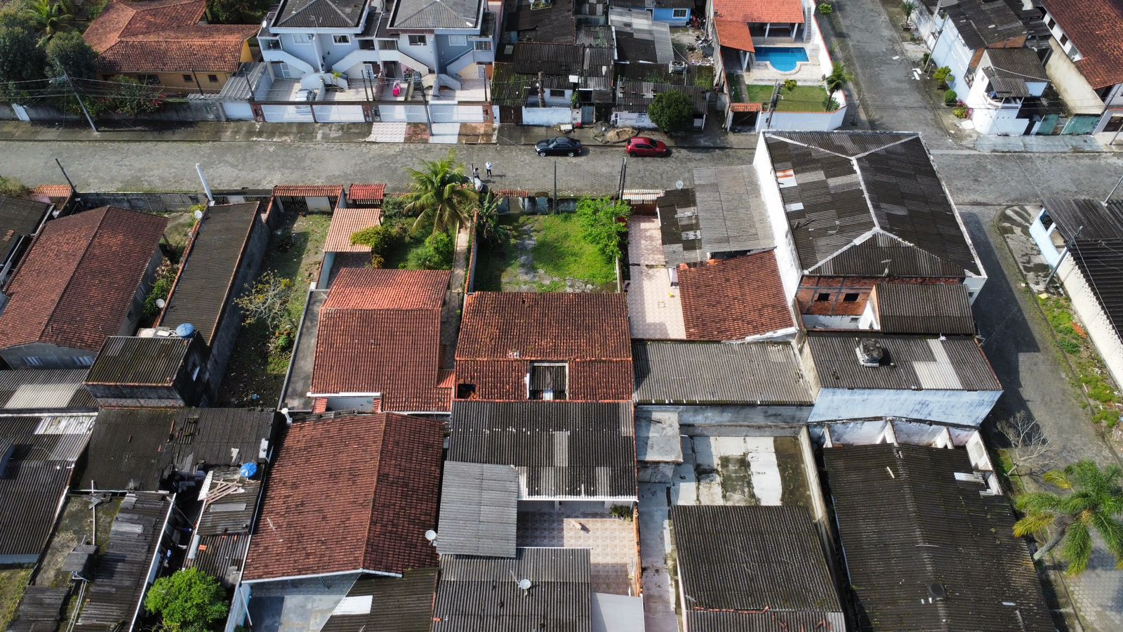 CASA NO JD. AMÉRICA - ITANHAÉM - LADO MORRO - 900 METROS DA PISTA - foto 20