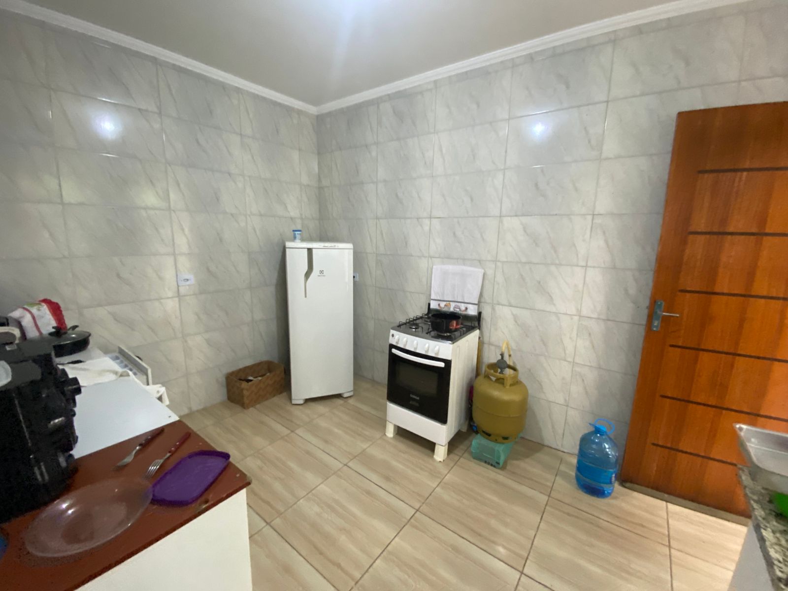 CASA COM KITNET NO JD. DAS PALMEIRAS - ITANHAÉM - LADO PRAIA -  950 METROS DO MAR - foto 16