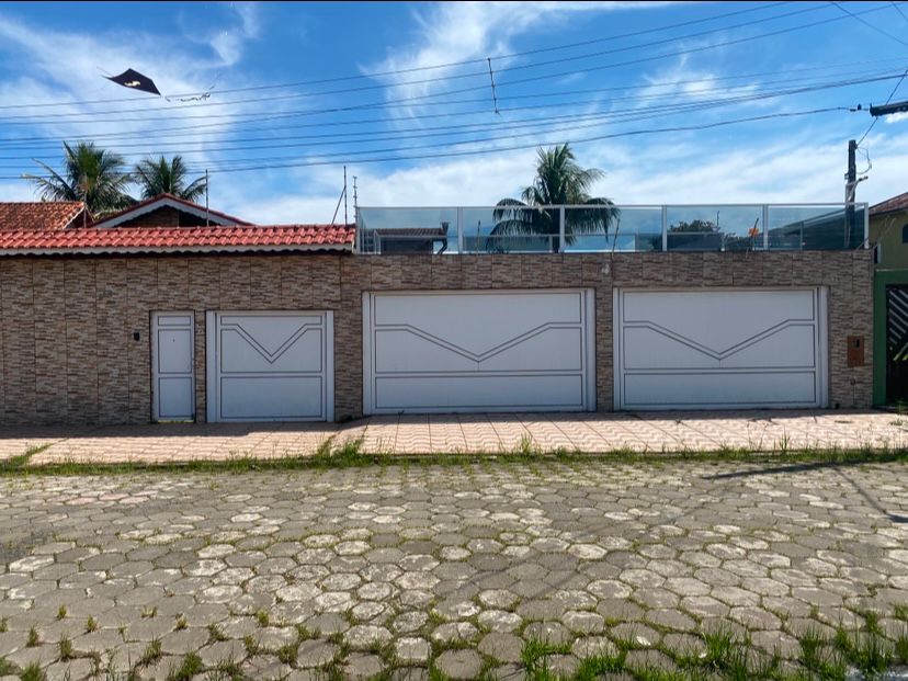 CASA COM EDÍCULA NO BAIRRO AGENOR DE CAMPOS / MONGAGUÁ - LADO PRAIA 