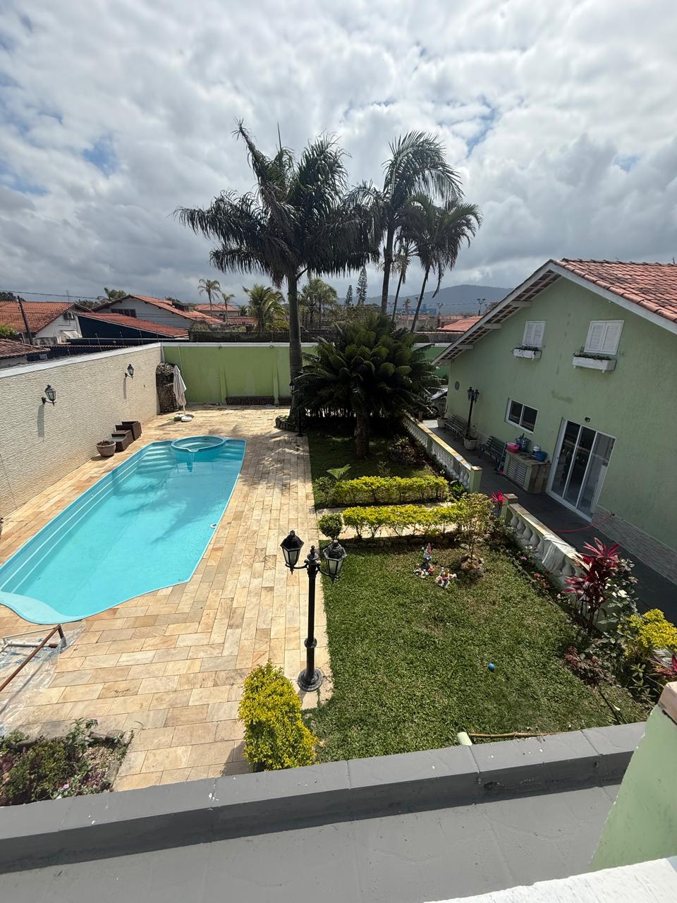 CASA NO JARDIM SUARÃO - ITANHAÉM SP - LADO PRAIA - 100 METROS DO MAR