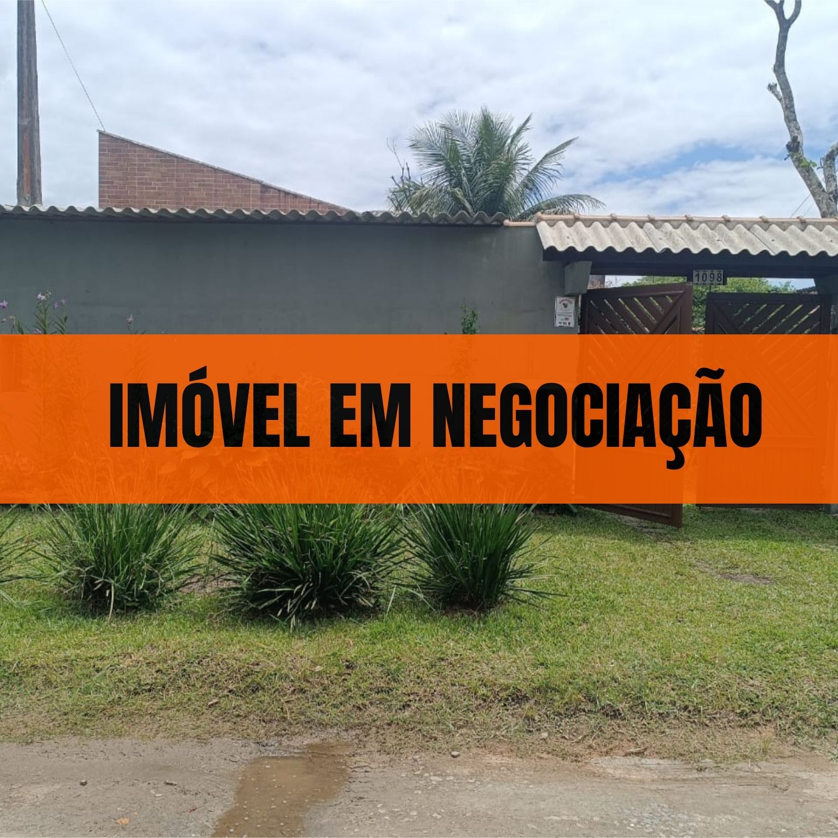 CASA NO JD. CALIFORNIA - ITANHAÉM - LADO PRAIA - 1.090 DO MAR