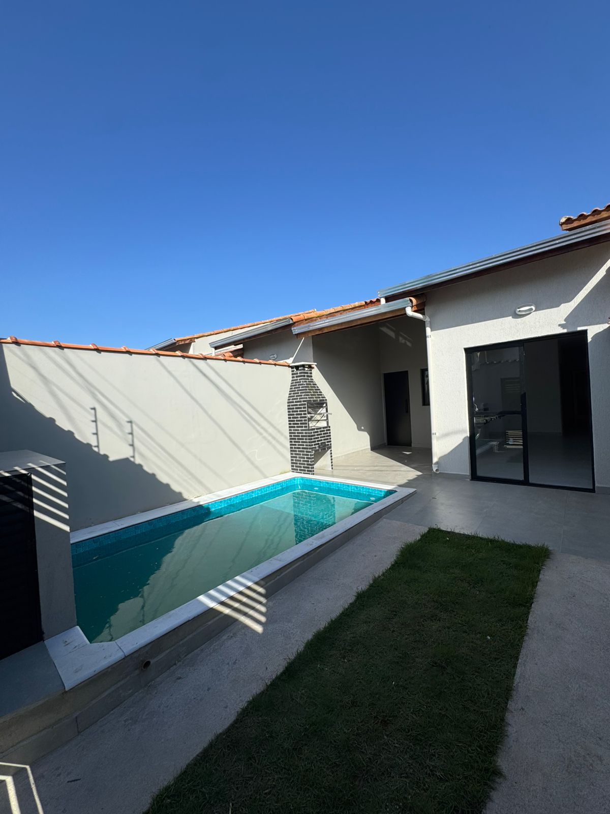 CASA NO BALENÁRIO TUPY - ITANHAÉM - LADO PRAIA - 1KM DO MAR