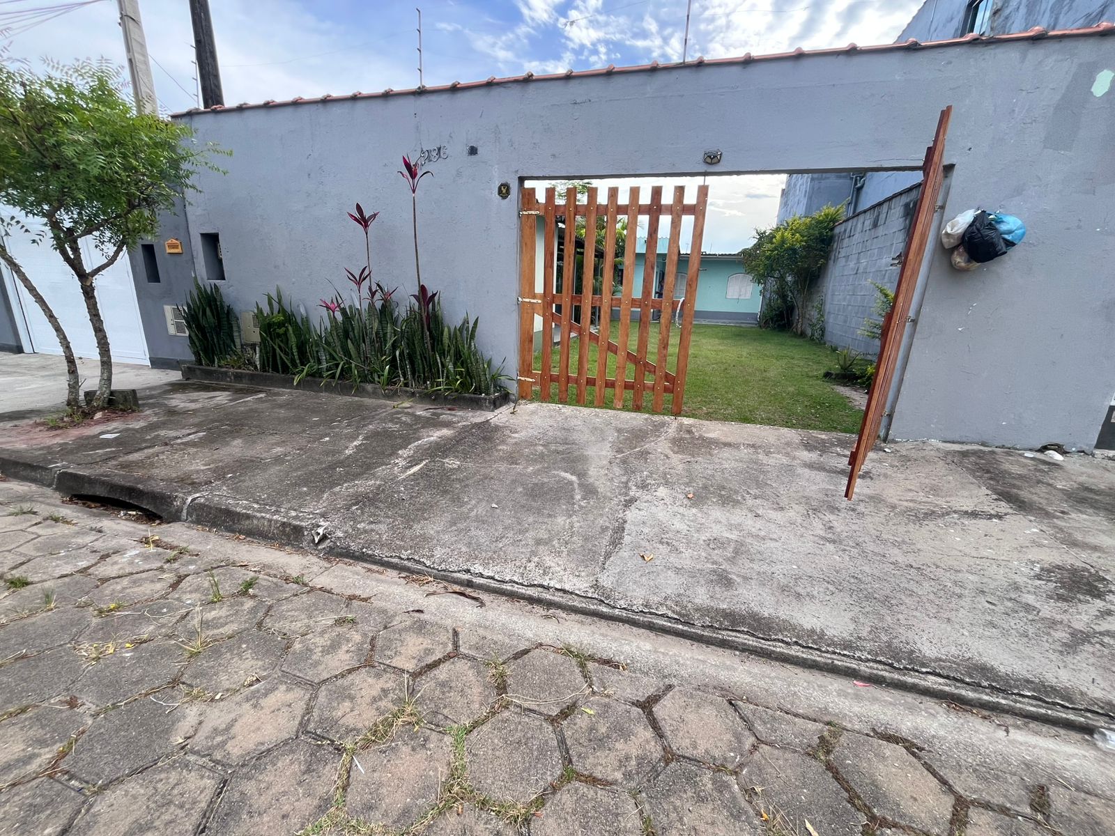 CASA NO JD SÃO FERNANDO - ITANHAÉM - LADO PRAIA - 1.200 METROS DO MAR - foto 11