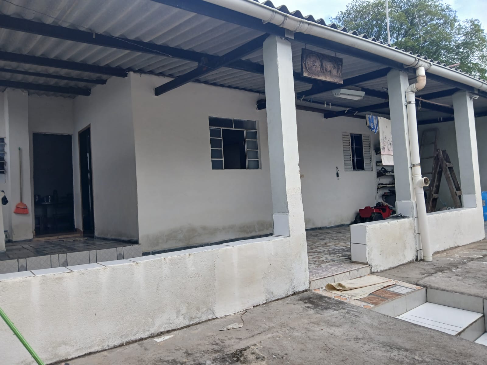 CASA NO BAIRRO ARAPONGAL - REGISTRO (INTERIOR) - PRÓXIMO AO CENTRO
