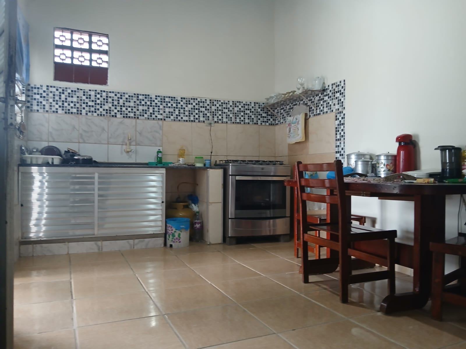 CASA NO BAIRRO ARAPONGAL - REGISTRO (INTERIOR) - PRÓXIMO AO CENTRO - foto 2