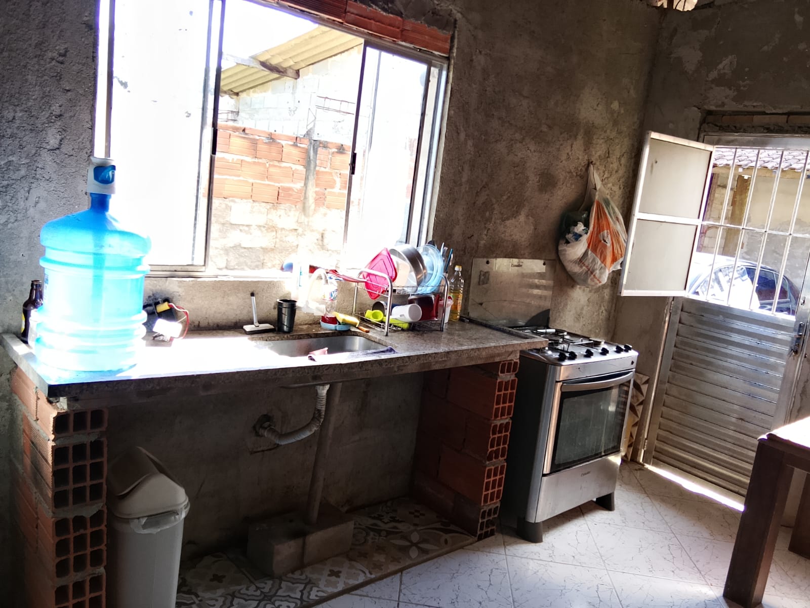 CASA EM FASE DE ACABAMENTO NO LUIZAMAR MIRIM - ITANAHÉM - LADO MORRO - 700 METROS DA PISTA - foto 5