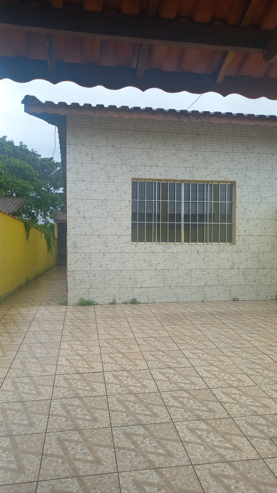 CASA NA ESTÂNCIA SÃO PEDRO - ITANHAÉM - LADO MORRO - 20 METROS DA RODOVIA