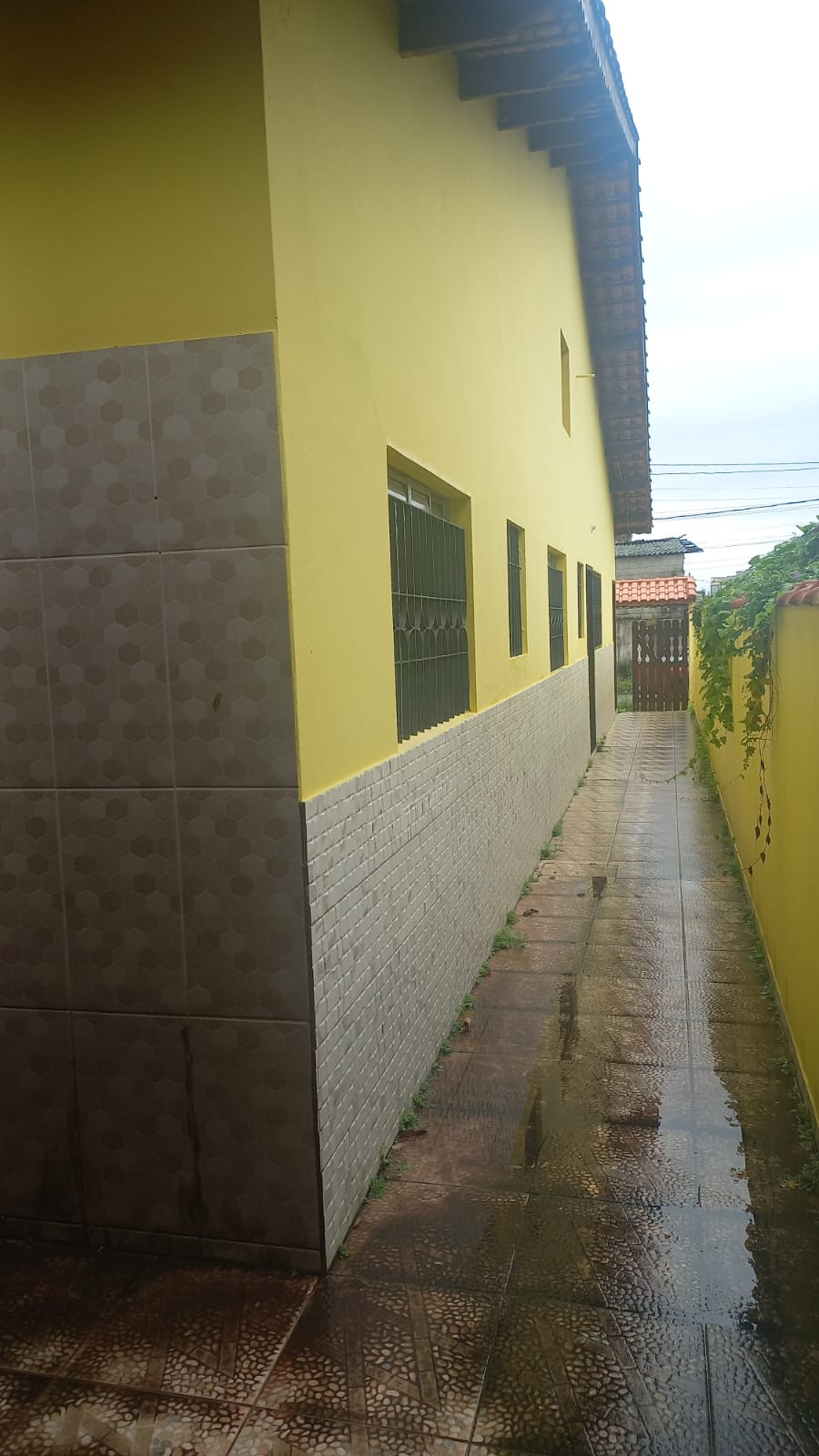CASA NA ESTÂNCIA SÃO PEDRO - ITANHAÉM - LADO MORRO - 20 METROS DA RODOVIA - foto 4